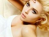 Scarlett Johansson big tits in lingerie
